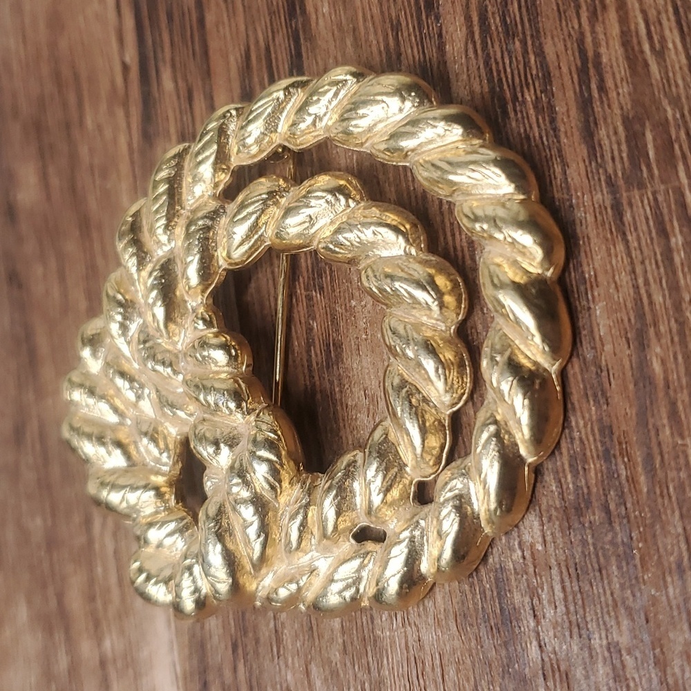 B802 fine jewelry heavy‎ duty knotted rope twist wreath brooch